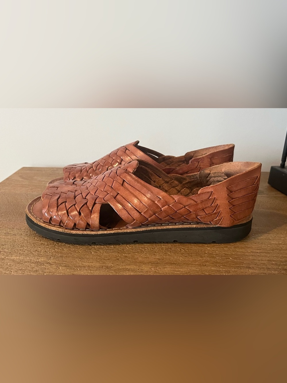 Women’s brand X huarache tan sandals size 7 - Picture 4 of 5